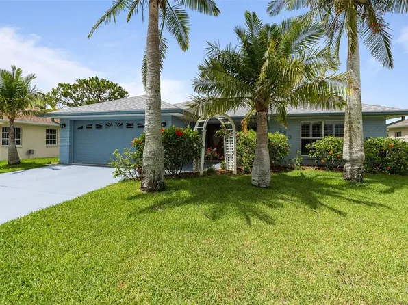 223 Golf Club Dr, New Smyrna Beach, FL 32168