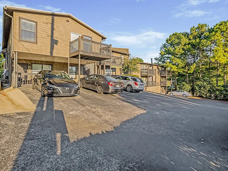 5th Avenue Apartments — Photo 25
