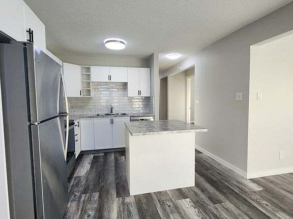 3rd image of 6727 59th Ave #201