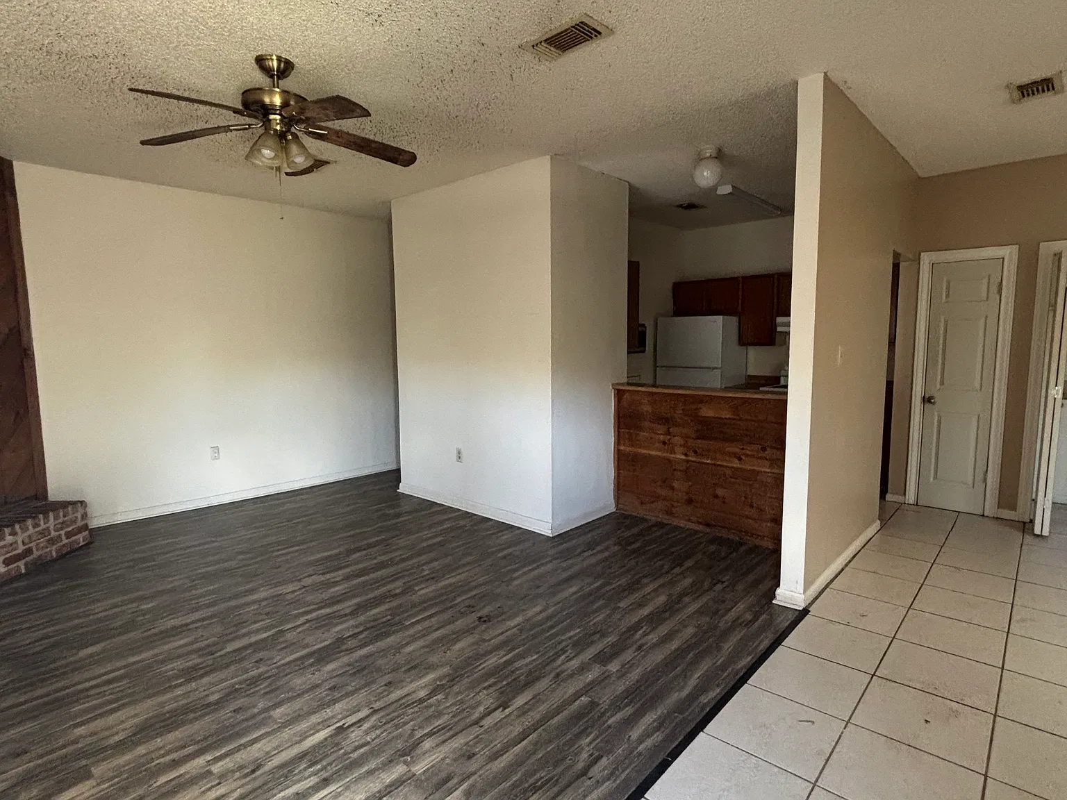 2 bed, 2.5 bath, 1193 sqft, $850 — Photo 2
