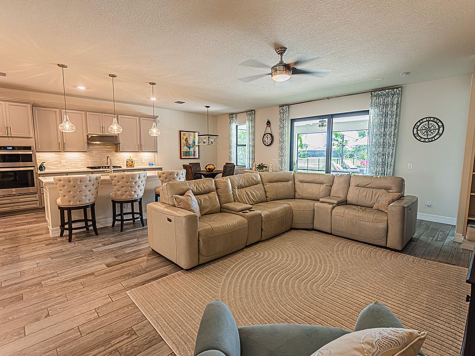 1st image of 384 SE Courances Drive