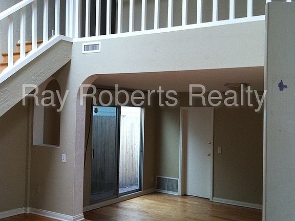 4th image of 313 33rd St