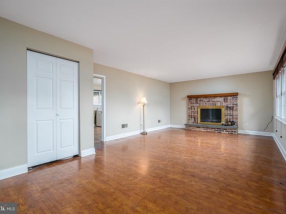 5th image of 2525 Wexford Dr