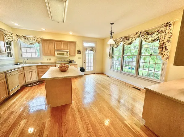 289 Cold Spring Dr, Stanford, KY 40484