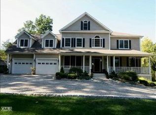 22 Beaver Dam Rd, Newtown, CT 06470