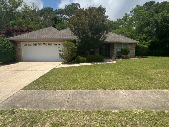 53 Hillcrest Dr, Shalimar, FL 32579