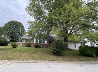 125 Joan Dr, Divernon, IL 62530