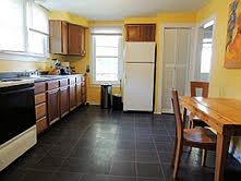 Large 13 x 11 eat-in kitchen