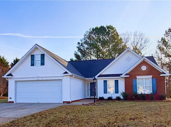 129 Brighton Dr, King, NC 27021