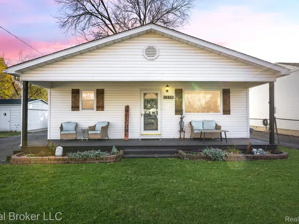 1378 Brady Ave, Burton, MI 48529