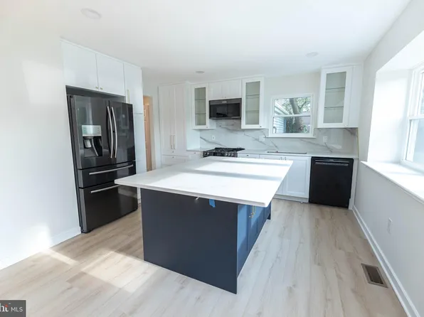 209 Henfield Ave, Cherry Hill, NJ 08003