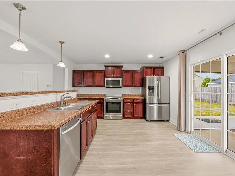 102 Old Mill Rd — Photo 3