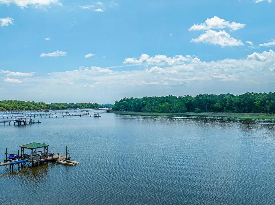 1st image of 6076 Overlook Rd