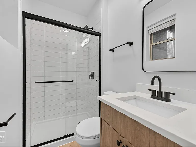 2139 W Lunt — Photo 19