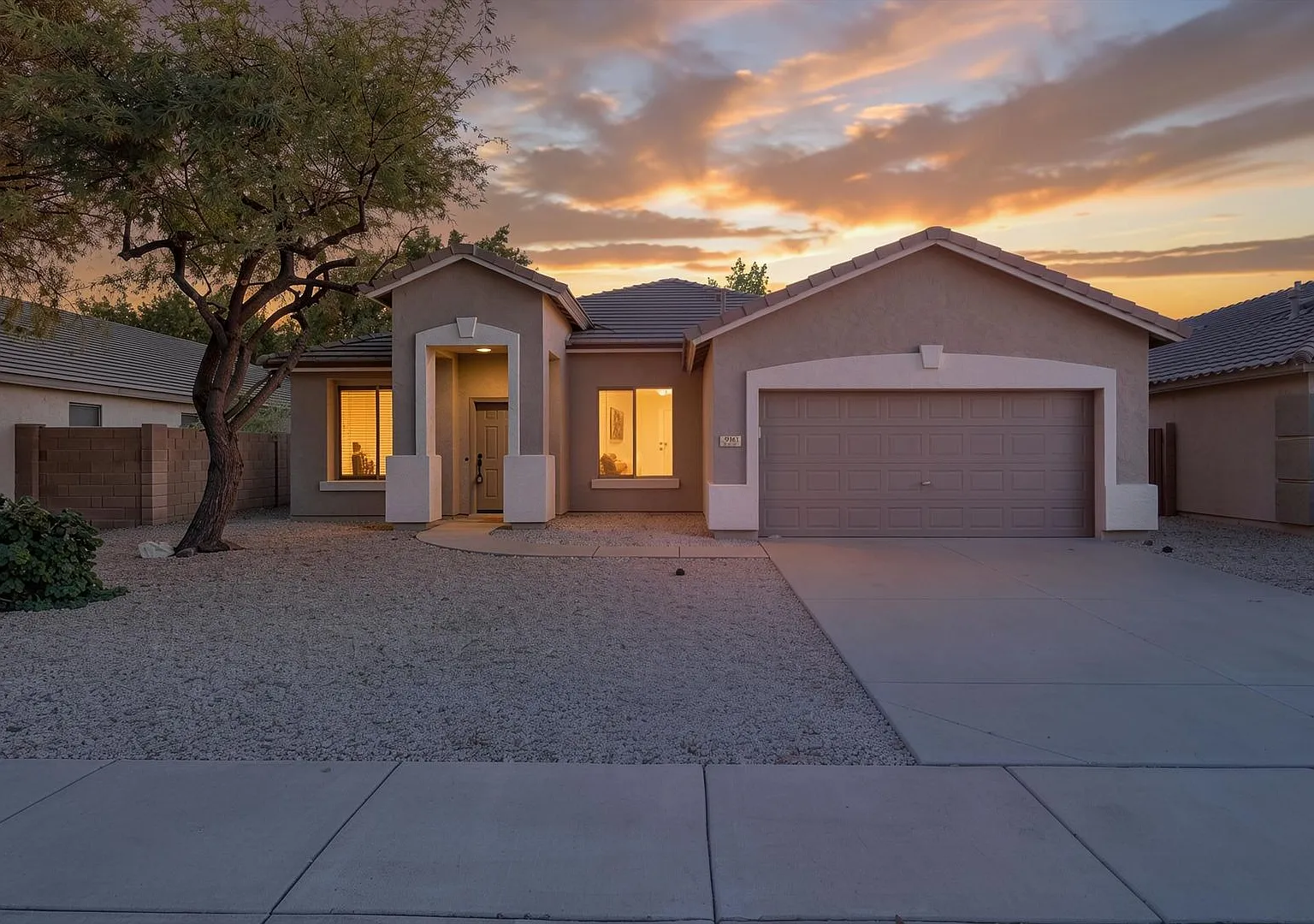 Absolutely beautiful 4 bedroom, 2 bathroom with 2 car garage in Dove Valley Ranch available for m... — Photo 1