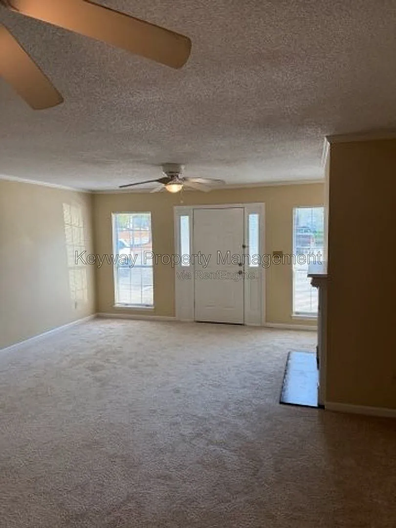 2 bed, 1.5 bath, 1190 sqft, $1,335 — Photo 4