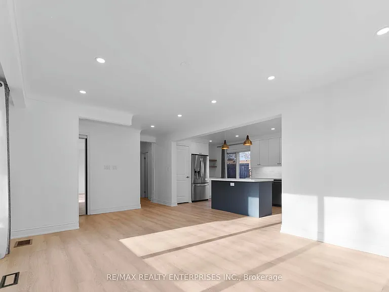 60 Wakelin Ter — Photo 9
