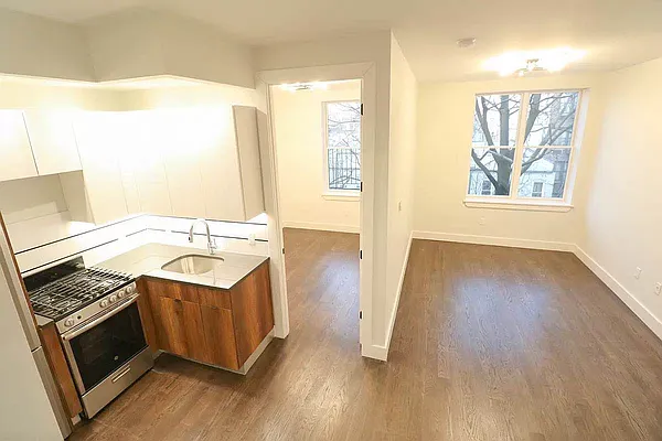 Rented by Artur Gutman, LREB | media 29