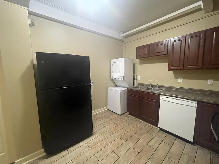 929 McAlway Rd #B — Photo 6