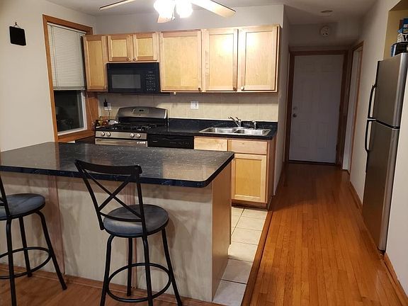 4th image of 3424 N Bell Ave #G