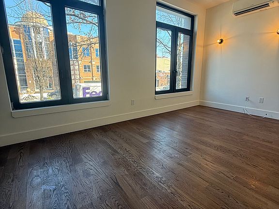 3rd image of 75 McGuinness Blvd #2A