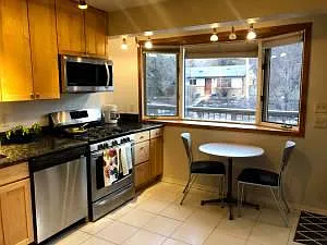 Squires Cir — Photo 2
