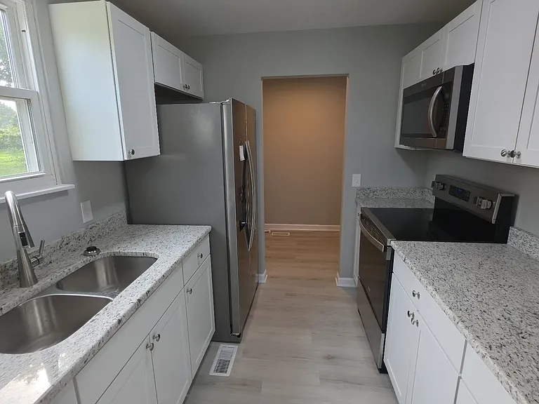6414 Amanda Way — Photo 2