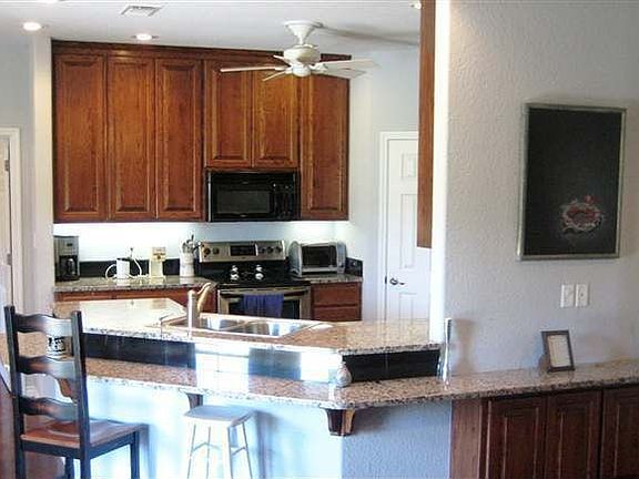 5th image of 105 Redbird St
