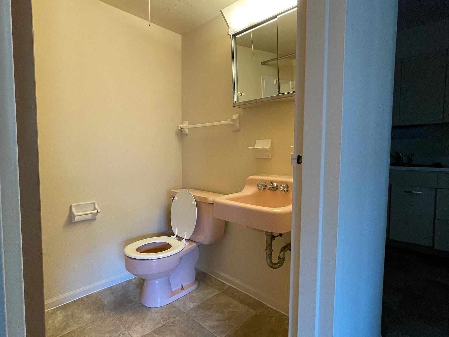 1350 King Ave — Photo 4