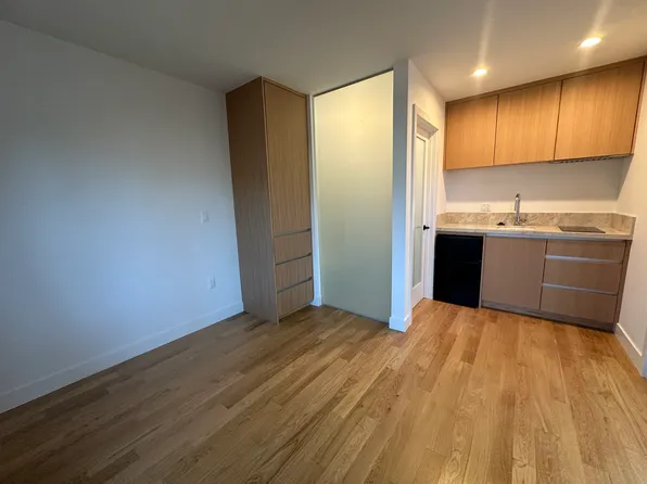 (undisclosed Address), Los Angeles, CA 90041