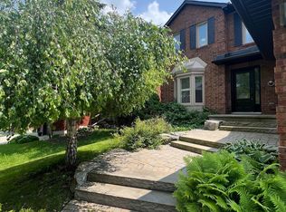 9 Chadburn Cres, Aurora, ON L4G 4T4