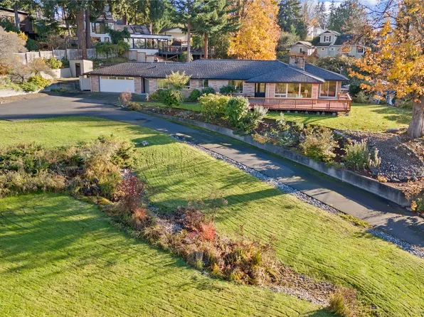 2019 Sunset Drive W, University Place, WA 98466