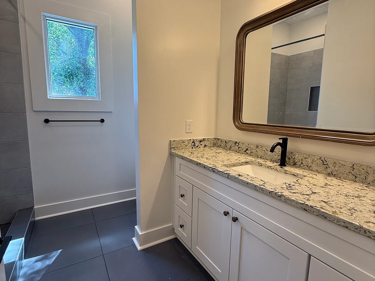 2 bed, 1200 sqft, $2,600 — Photo 4