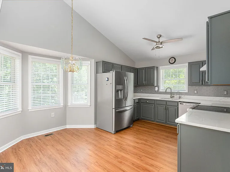 8009 Burrell Rd — Photo 13