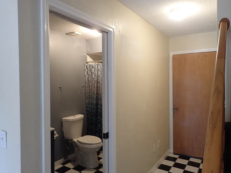 1ST FLOOR BATHROOM