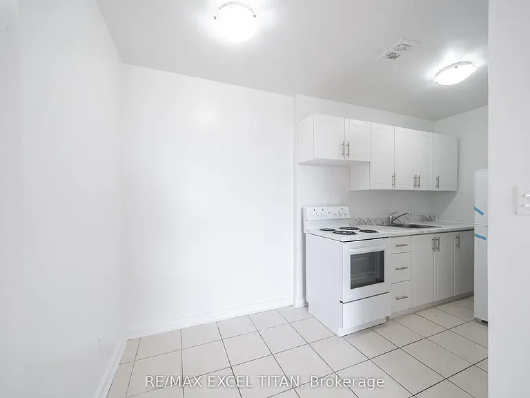 165 Cosburn Ave #615 — Photo 5