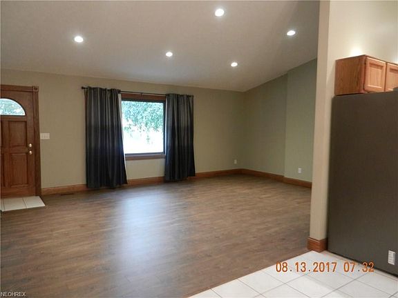 3rd image of 2560 John St