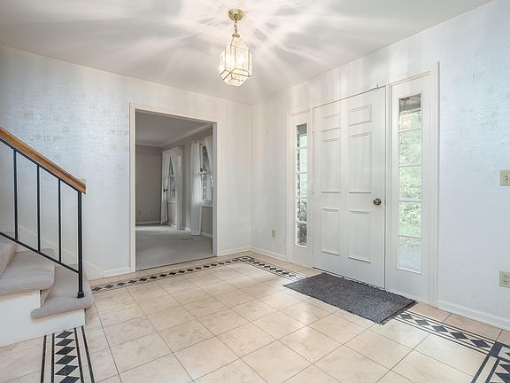 4th image of 5223 Colony Woods Dr