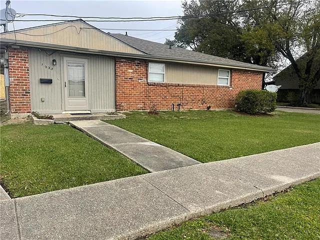 1225 Harrison Ave — Photo 1