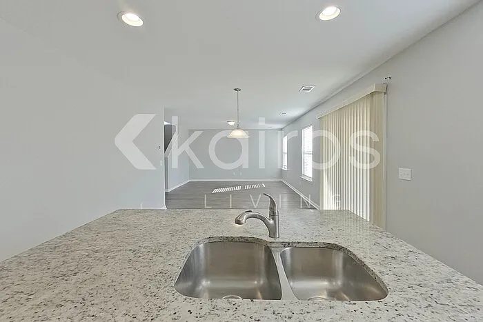 101 Saint Matthew Way — Photo 8