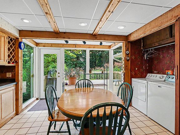 3rd image of 274 Watkins Ln