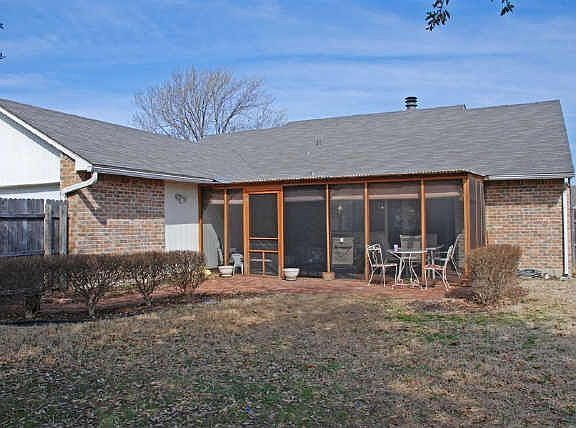 5th image of 2614 Centennial Dr