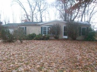 24676 Fairgrove Dr, Elkhart, IN 46514