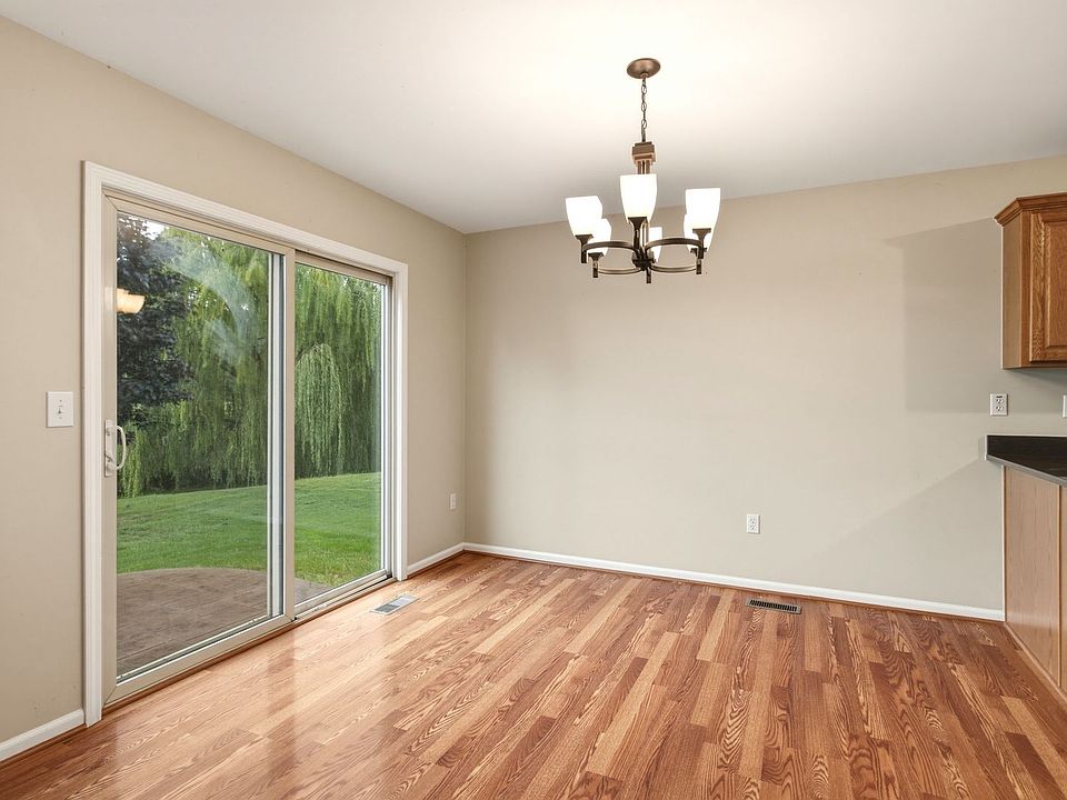 52496 Fox Pointe Dr, photo 11