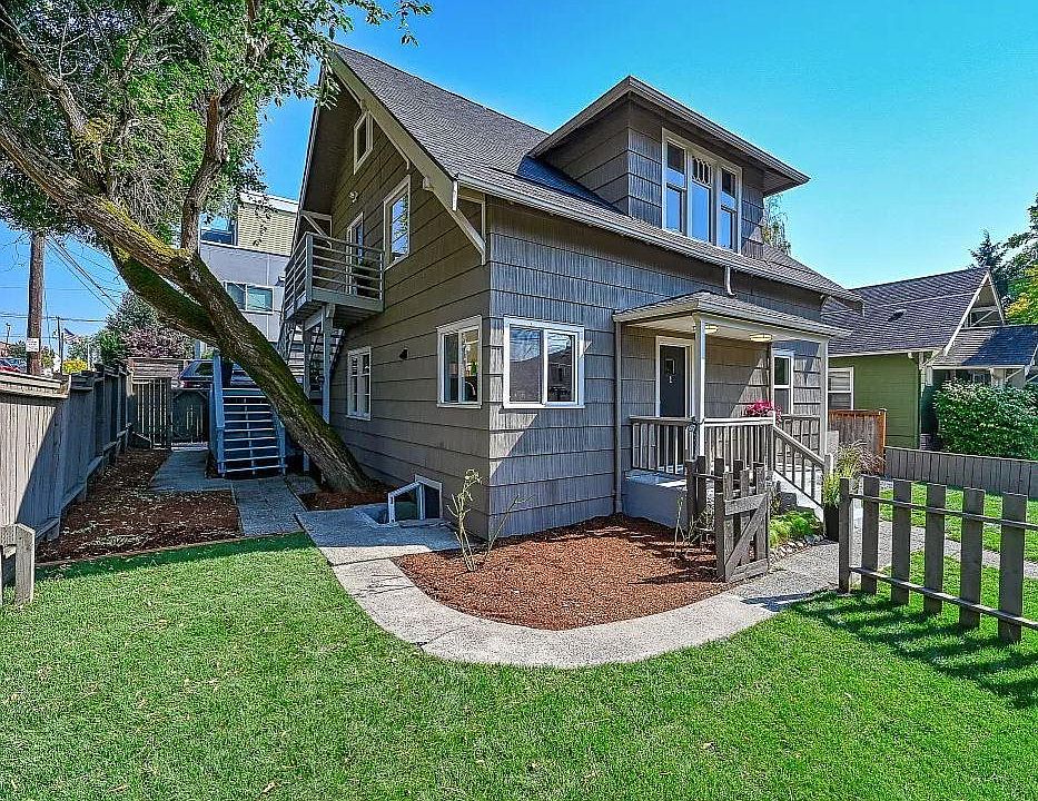 Separate entrance via deck. Fully fenced yard -great for BBQing.