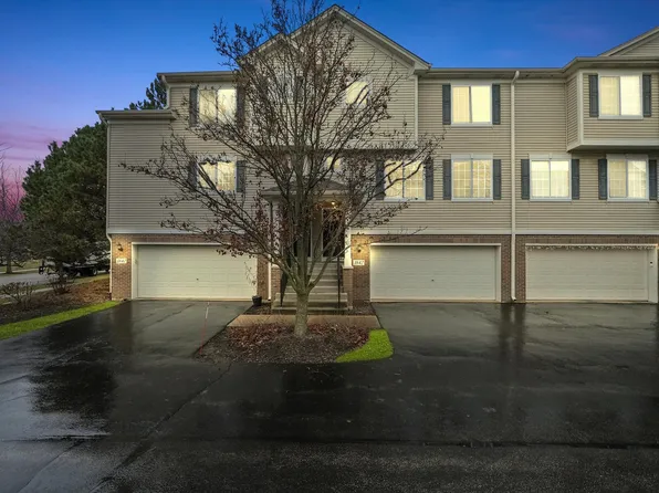 1842 Fredericksburg Ln, Aurora, IL 60503