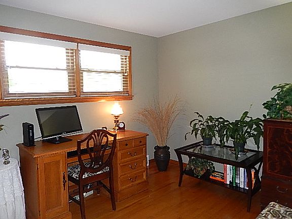 4th image of 9808 S Kolin Ave