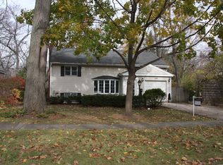 128 E Washington Ave, Lake Bluff, IL