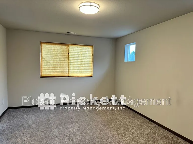 5146 Granger St — Photo 8