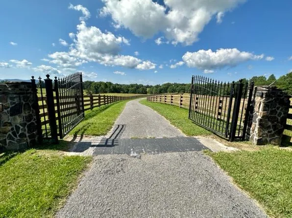 1760 Old Hwy #2792, Pine Knot, KY 42635